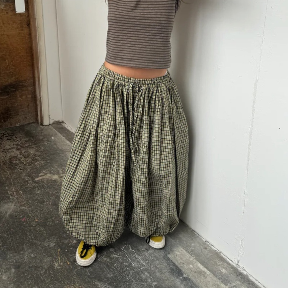 Arodazi Wide Leg Checkered Ballon Low Rise Pants